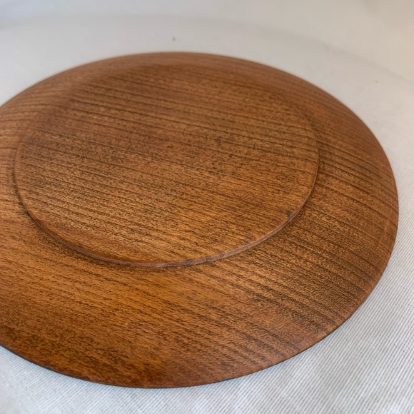 ✨SOLD✨Hand painted Round Wooden Flower Plate - Picture 4 of 4